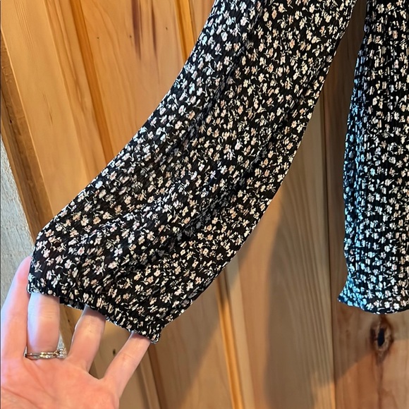 Chelsea & Violet Black and White Floral Blouse - Picture 3 of 5